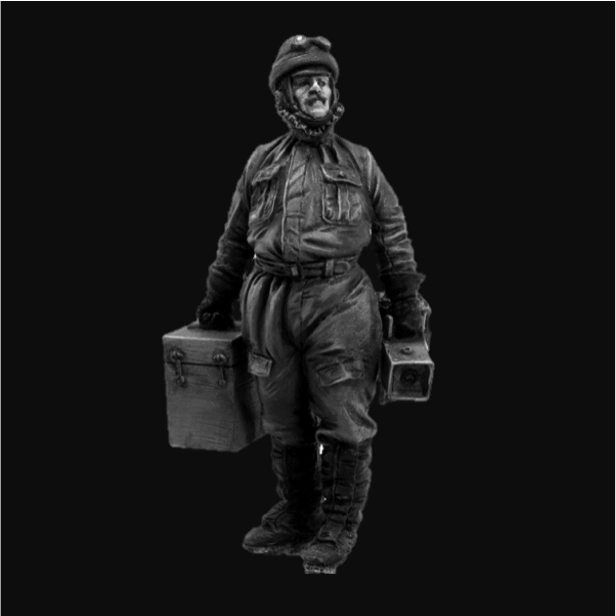 1/32 - French pilot with camera